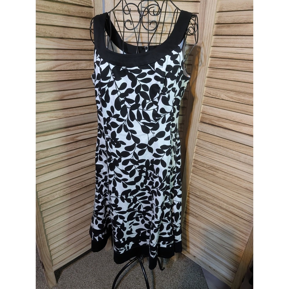 JONES WEAR Dress 12 Black White  Floral Tea Retro Feminine